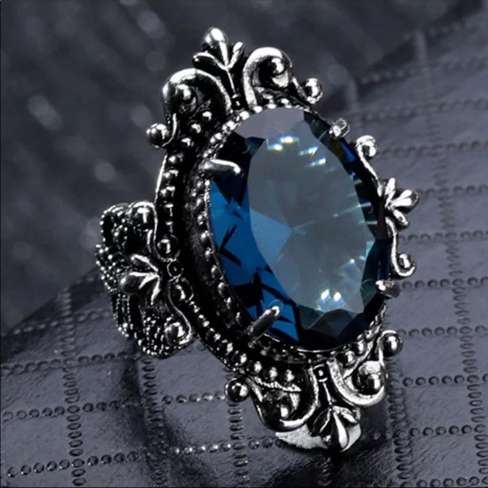 New Luxury Large Stone ring - Picture 5 of 6